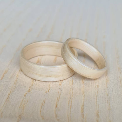 Ash ring - Hand made bent wood ring - Alternative wooden wedding band - Custom engagement ring - 5th anniversary gift - Natural jewellery