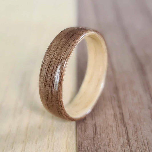 Walnut and ash ring - Hand made bent wood ring - Wooden wedding band - Engagement ring - Natural jewellery