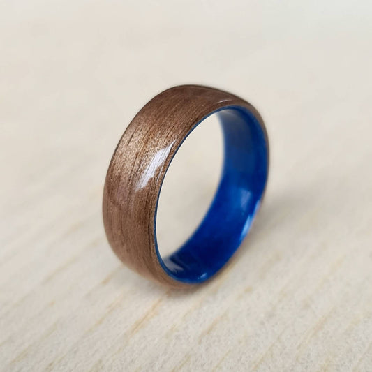 Walnut and blue tulipwood ring - Hand made bent wood ring - Wooden wedding band - Engagement ring - Natural jewellery