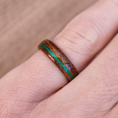 Rosewood and green tulipwood ring - Hand made bent wood ring - Wooden wedding band - Engagement ring - Natural jewellery