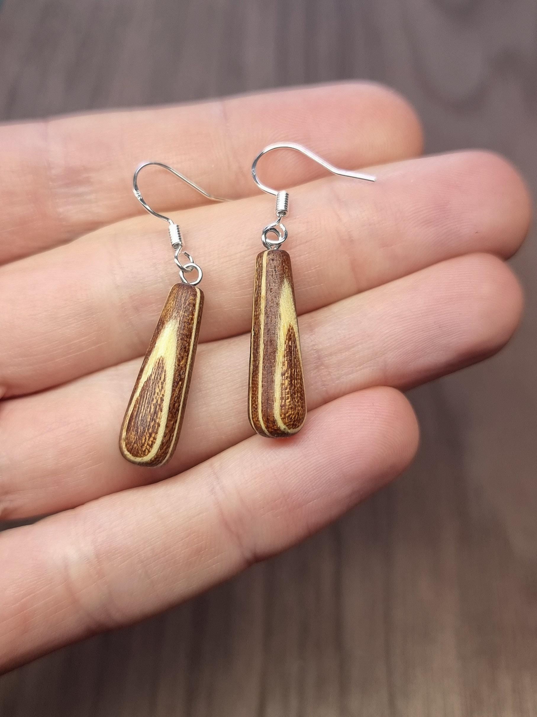 Striped wooden dangle drop earrings - Wooden earrings - Natural earrings