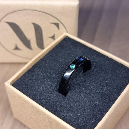 Black oak and lab emerald ring - Hand made bent wood ring - Wooden wedding band - Engagement ring - Natural jewellery