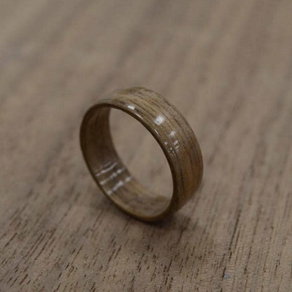 Walnut ring - Hand made bent wood ring - Wooden wedding band - Engagement ring - Natural jewellery